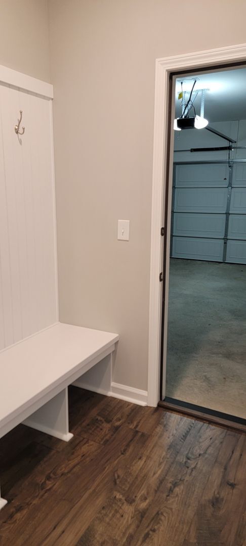 Building Photo - BEAUTIFUL HOME in the Desirable Hedgefield subdivision in Prattville.