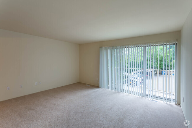 1 BR, 1 BA - Silver Birch - 790 SF - Kensington Manor Apartments