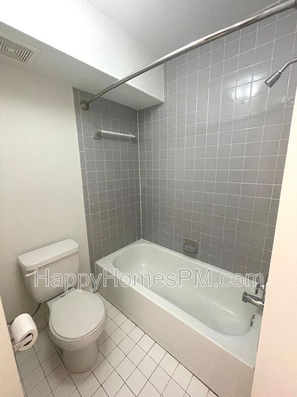 Building Photo - 1125 Monaco Dr