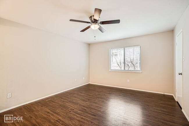 Building Photo - 8314 Kensington Dr