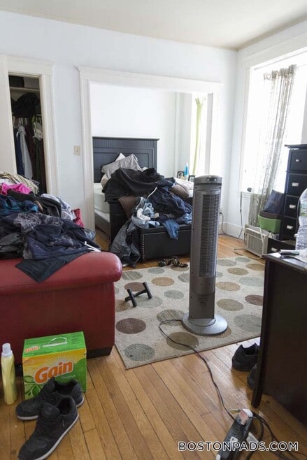 Building Photo - 137 Park Dr