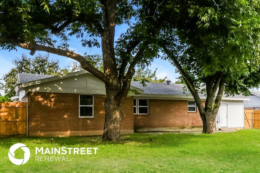 Building Photo - 4921 Rector Ave