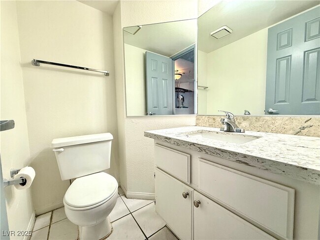 Building Photo - 1663 Duarte Dr