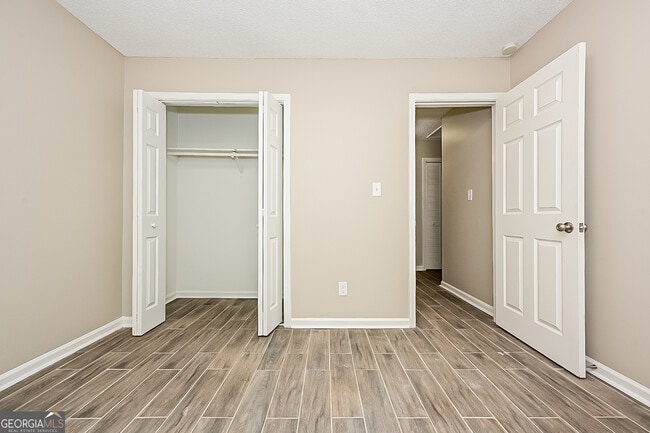 Building Photo - 2877 Old S Dr