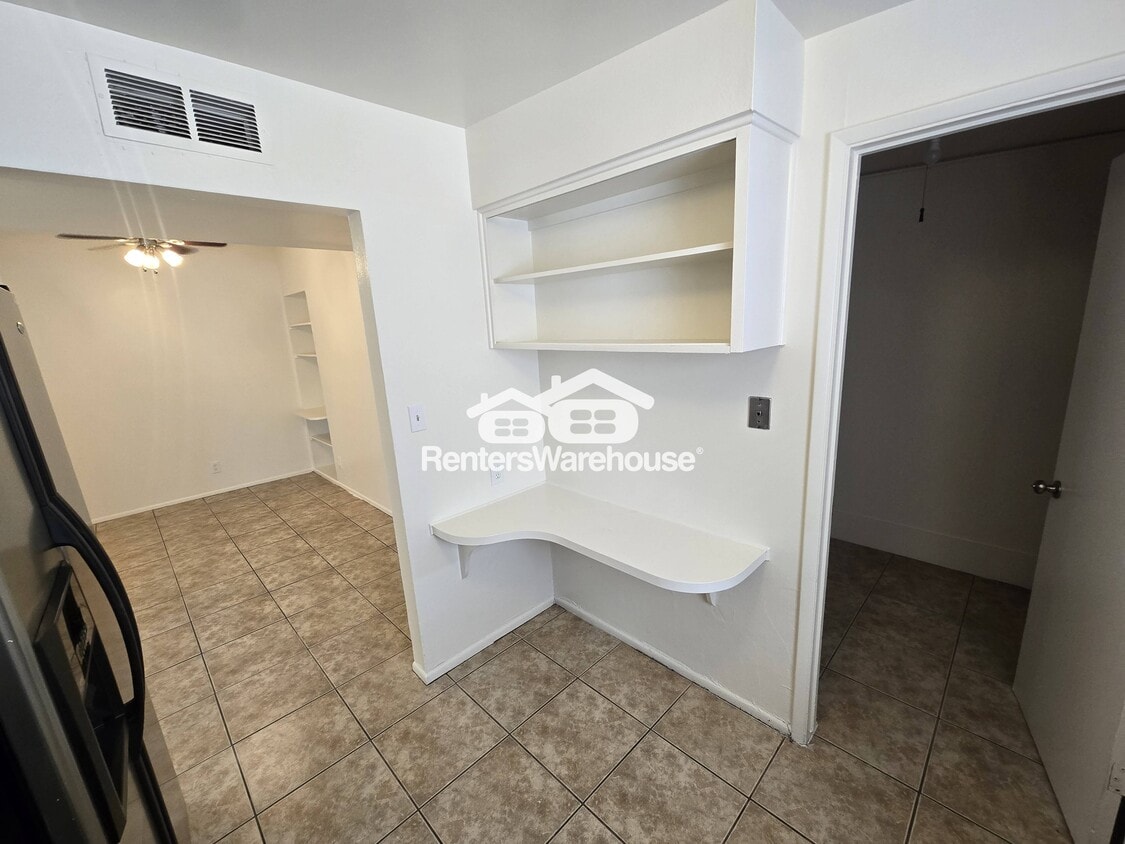 Building Photo - 3735 W Dunlap Ave