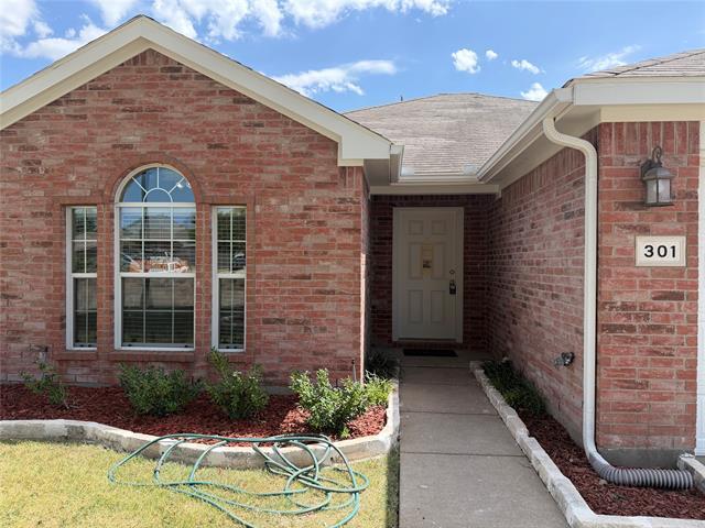 Building Photo - 301 Meadow Lark Ln