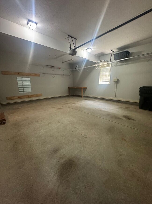 Building Photo - 411 Bakers Ferry Trail