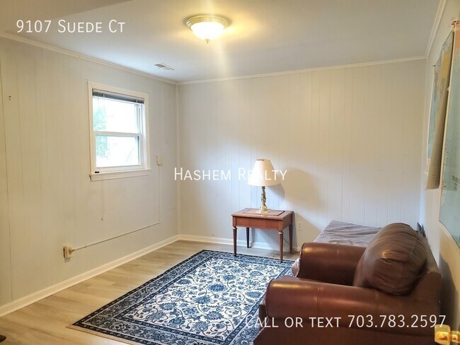 Building Photo - Spacious 1 Bedroom Basement Rental with Pr...