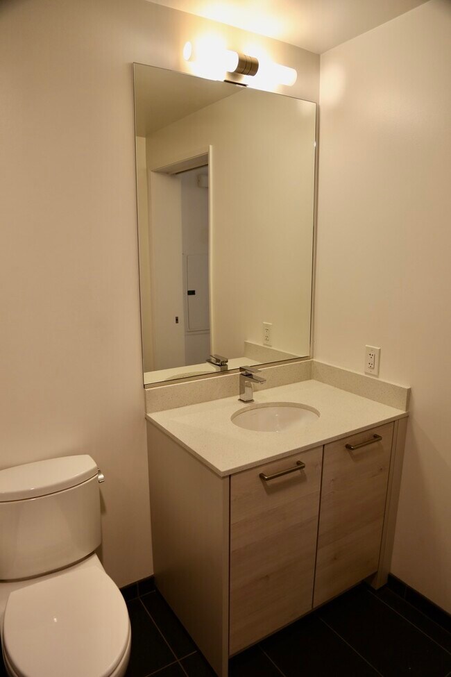 Building Photo - 1075 Market St