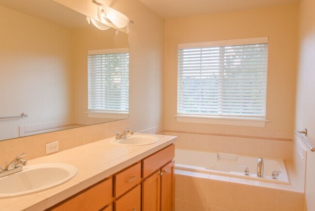 Building Photo - 24036 39th Ln SE
