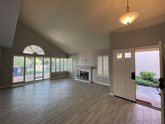 Building Photo - Bernardo Village: Single-level 3 bedroom, ...