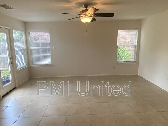 Building Photo - 3805 Oceanview Dr