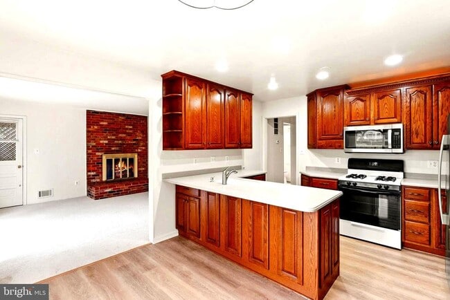 Building Photo - 7109 Davis Ct