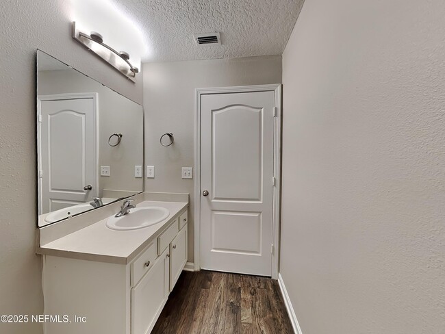 Building Photo - 12043 Sea Grove Pl