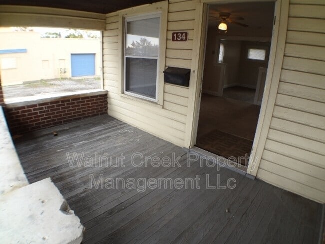 Building Photo - 136 Cleveland St