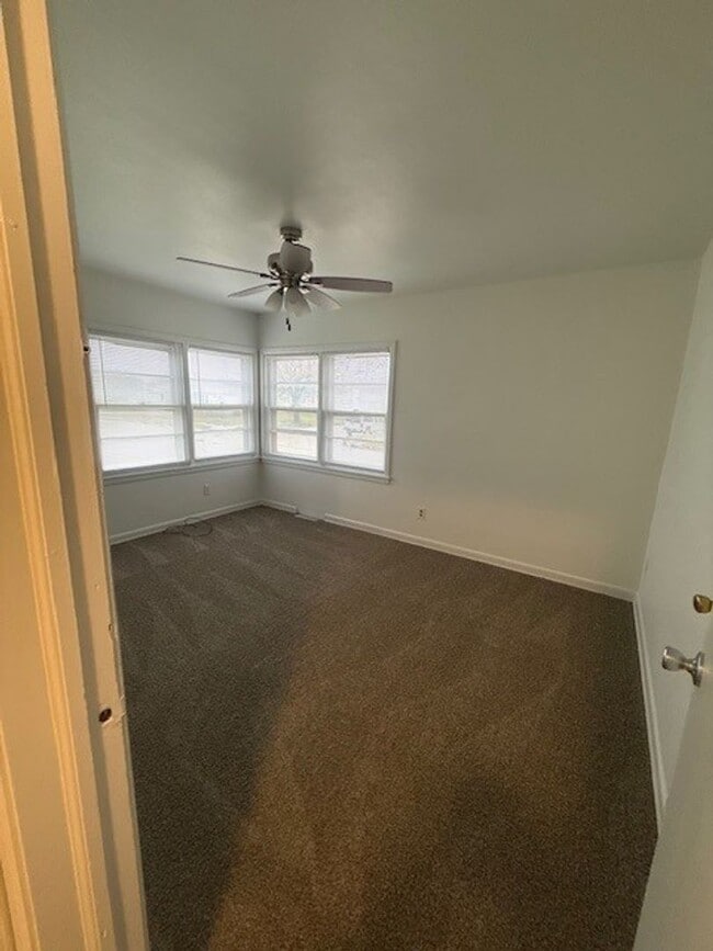 Building Photo - Charming 3-Bedroom Home Near Kenosha Dream Park