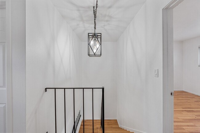 Building Photo - 3923 W 178th St