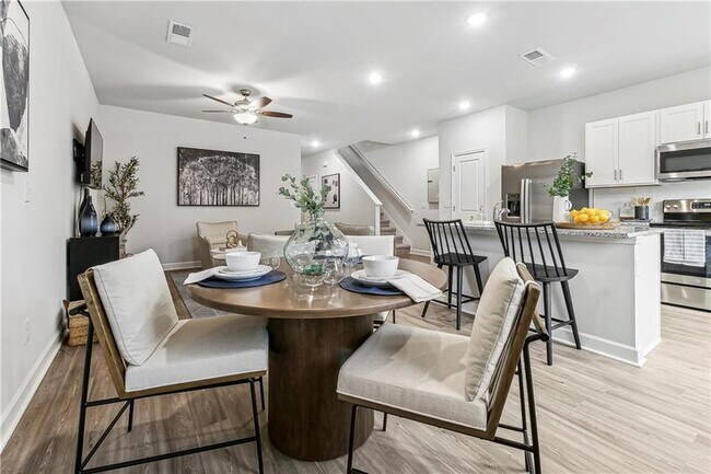 Building Photo - 211 Cypress Ln