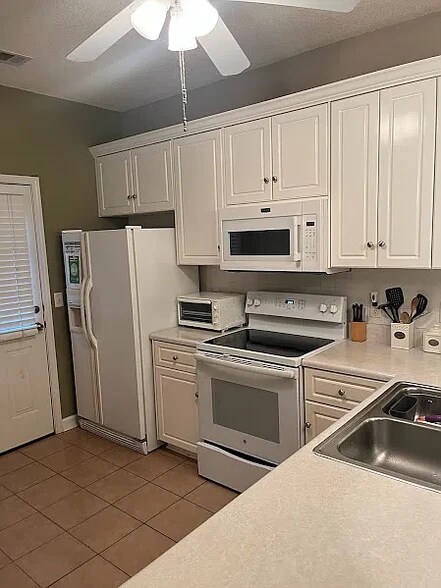 Building Photo - 102 Grey Oak Ct