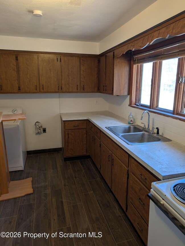 Building Photo - 116 Broad St