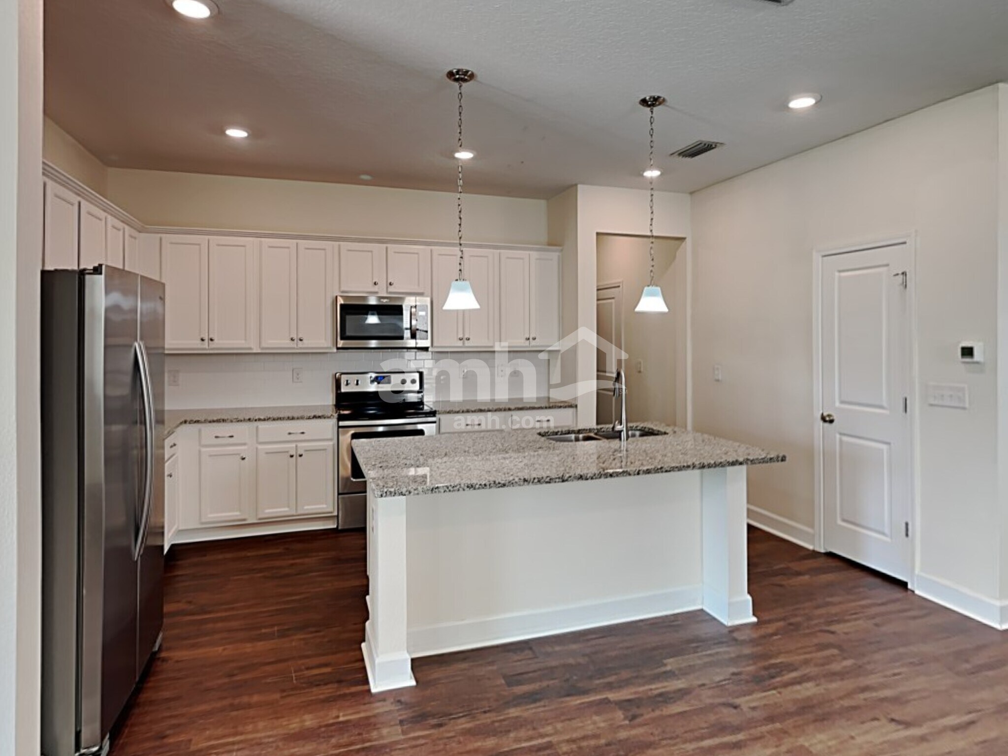 Building Photo - 527 Pine Terrace Dr