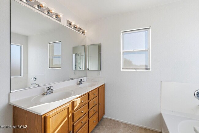 Building Photo - 4821 E Twinflower Pl