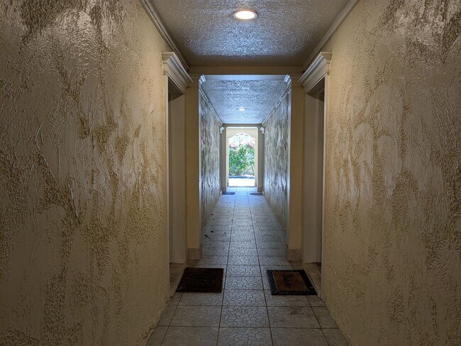 Building Photo - First Floor One Bedroom Condo in Metro at Michigan Park