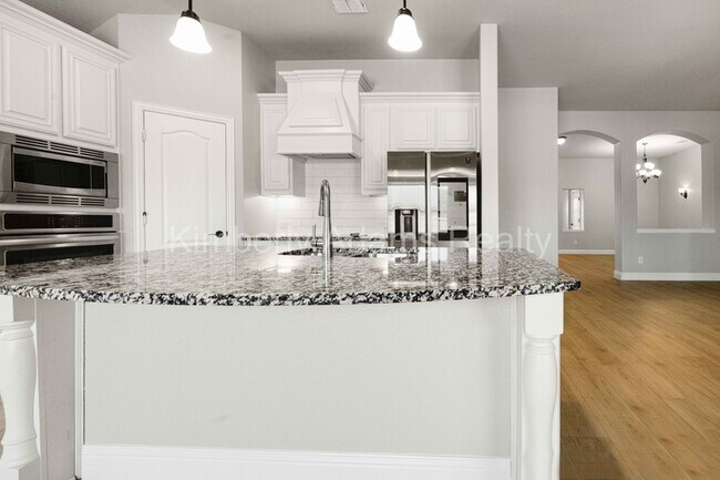 Building Photo - 213 Lariat Trail