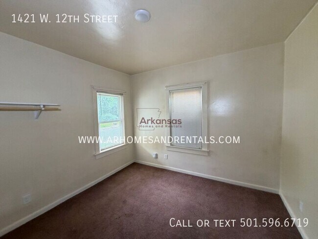 Building Photo - 1421 W 12th St