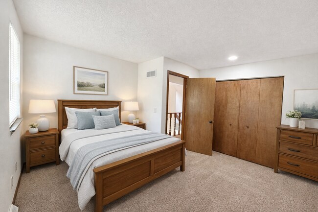 Building Photo - La Chateau Duplexes