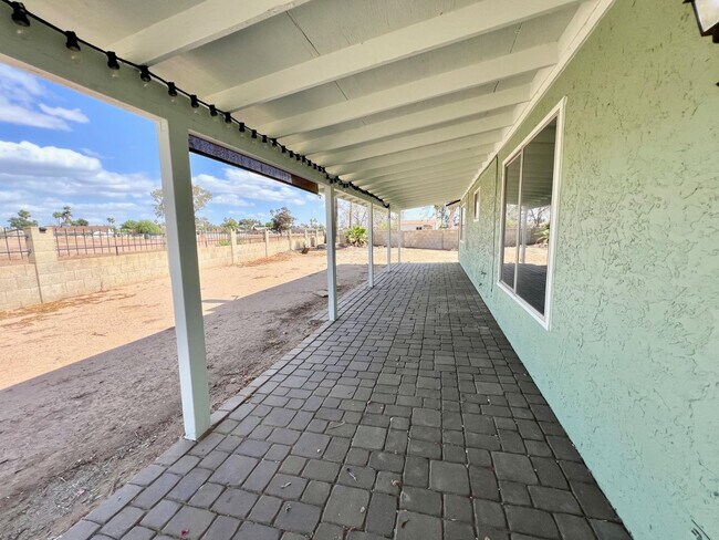 Building Photo - 4427 N 102nd Dr