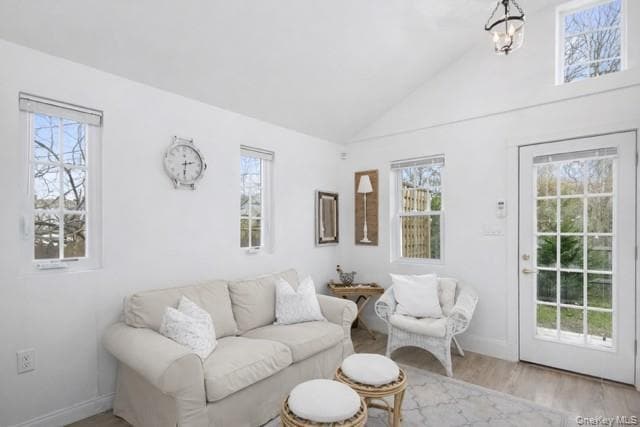 Building Photo - 435 Montauk Hwy