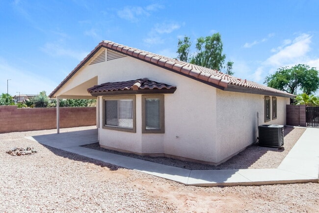 Building Photo - 25670 W St Kateri Ct
