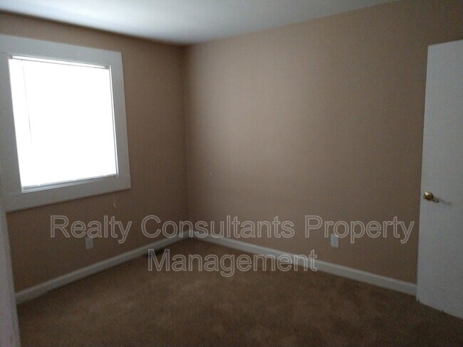 Building Photo - 106 Jessup St