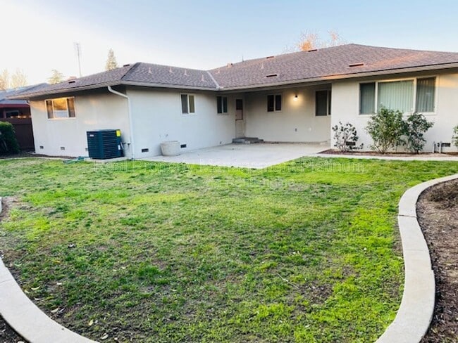 Building Photo - 1055 W Fremont Ave