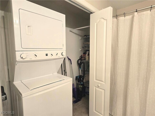 Building Photo - 12020 Rock Brook Run