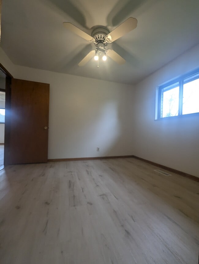 Building Photo - 11124 Farr Dr