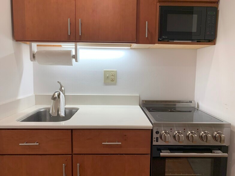 Building Photo - 3513 NE 95th St