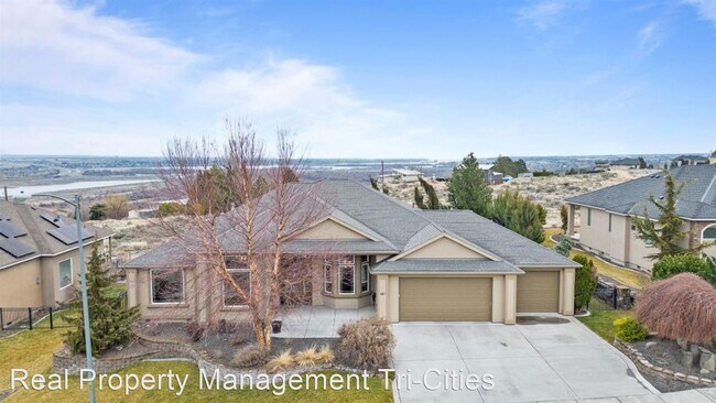 Primary Photo - 4 br, 3 bath House - 440 Sundance Dr
