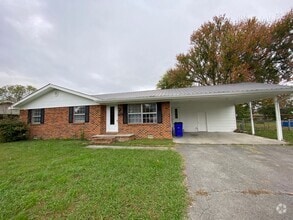 Building Photo - 3 Bedroom 1.5 Bath House