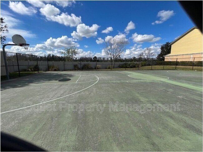 Building Photo - 6114 Chapledale Dr
