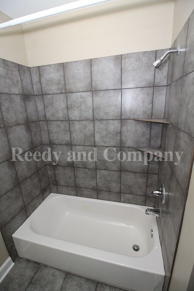 Building Photo - 110 N Greer St