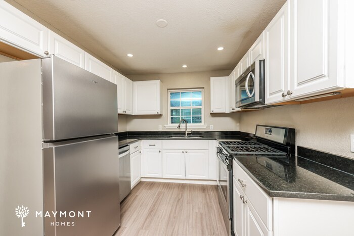 Building Photo - 1113 Westmoreland Dr