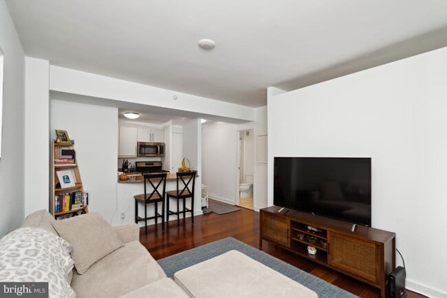 Building Photo - 219 S 18th St