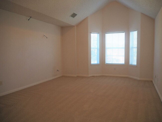 Building Photo - 2105 Friar Ct