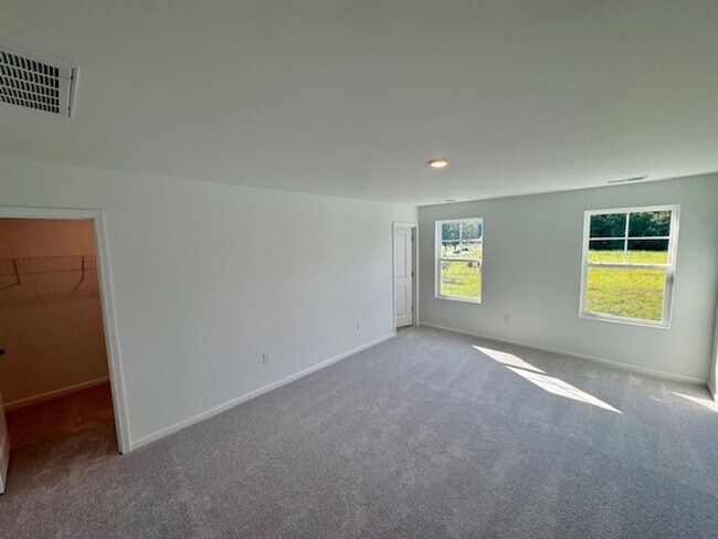 Building Photo - Brand New Townhome!