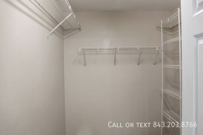 Building Photo - 9990 Hallsford Dr