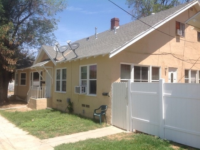 Building Photo - 3159 1st St
