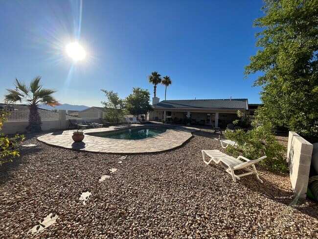 Building Photo - 2760 Inverness Dr