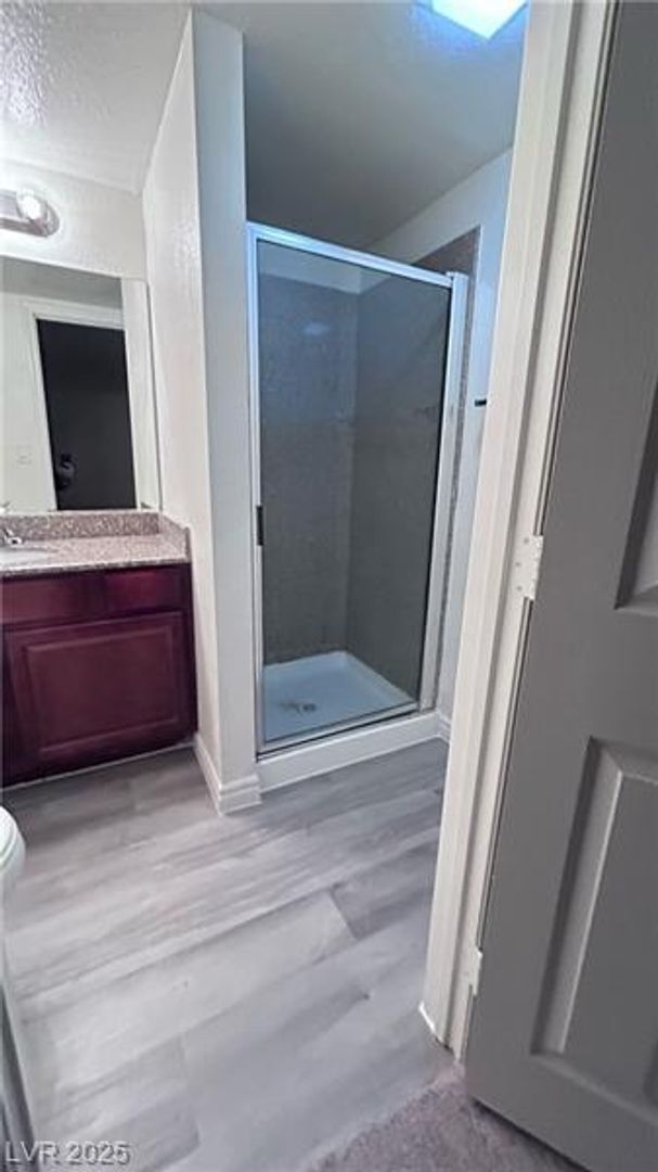 Building Photo - 2 Bedroom Condo in Guard Gated Community
